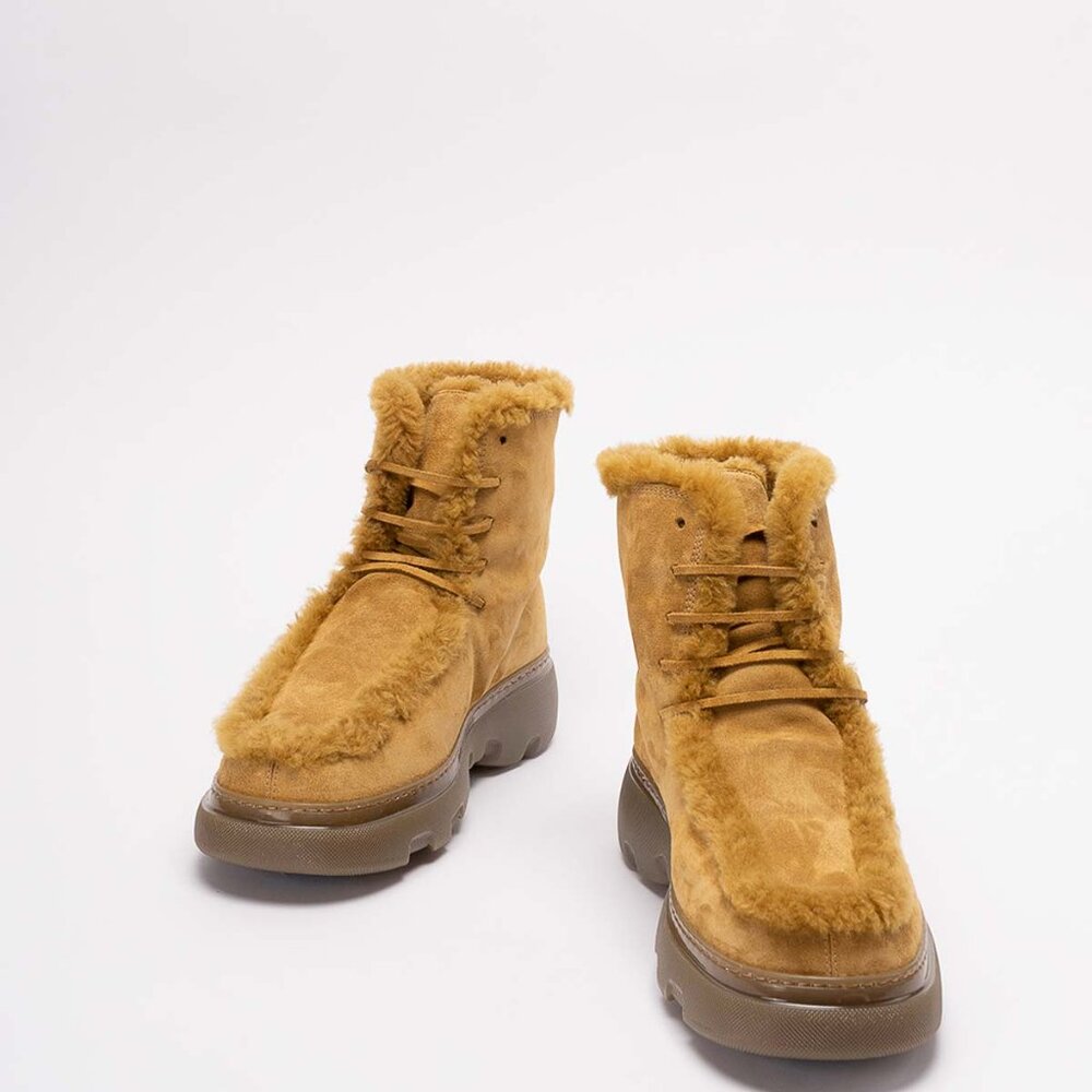 $1550 MSRP- Authentic Brand New Burberry Men's chugga leather boots- US 9, E 42 - Picture 4 of 6